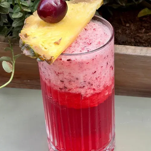 Limonada cu cirese si ananas